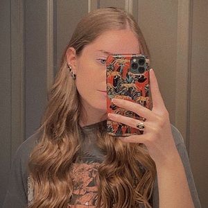 Meet your Posher, Lydia